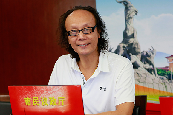 广州市人大代表、京华信息科技股份有限公司董事长 谢小能