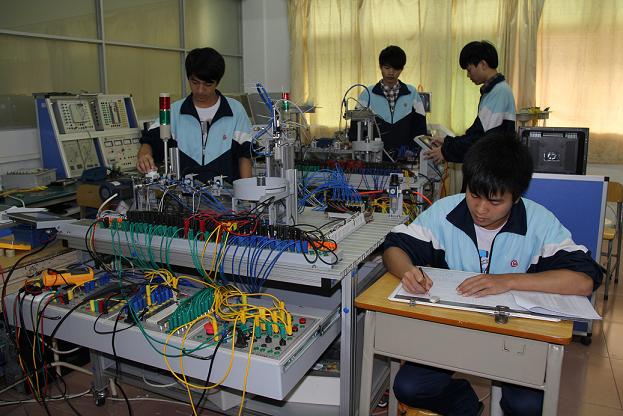 广州市轻工职业学校--机电技术应用专业
